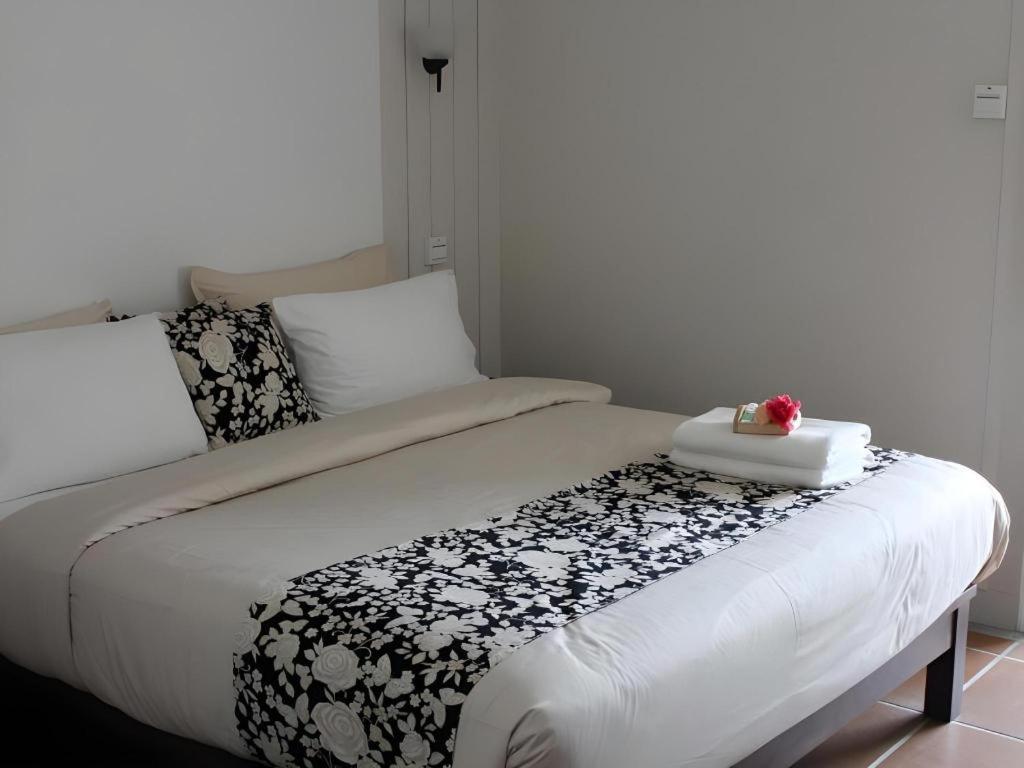 Hotel Baan Pimpisa Bang Sare Zewnętrze zdjęcie